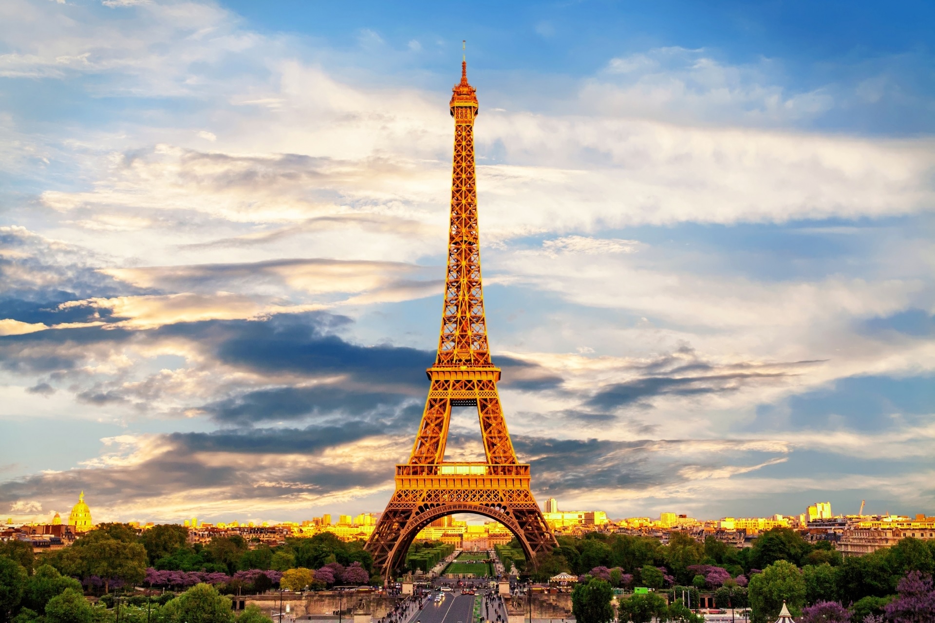 Country: <span>France</span>